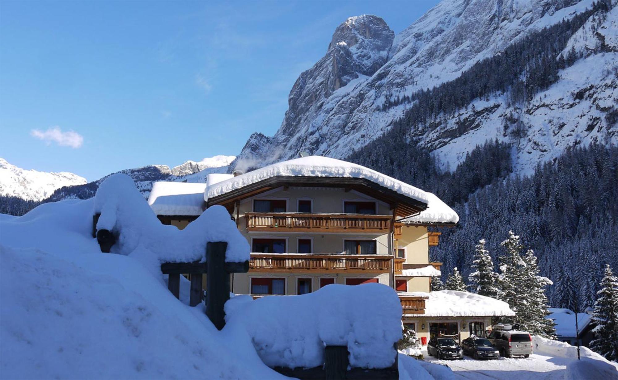 Hotel Dolomites Inn Canazei Exterior foto
