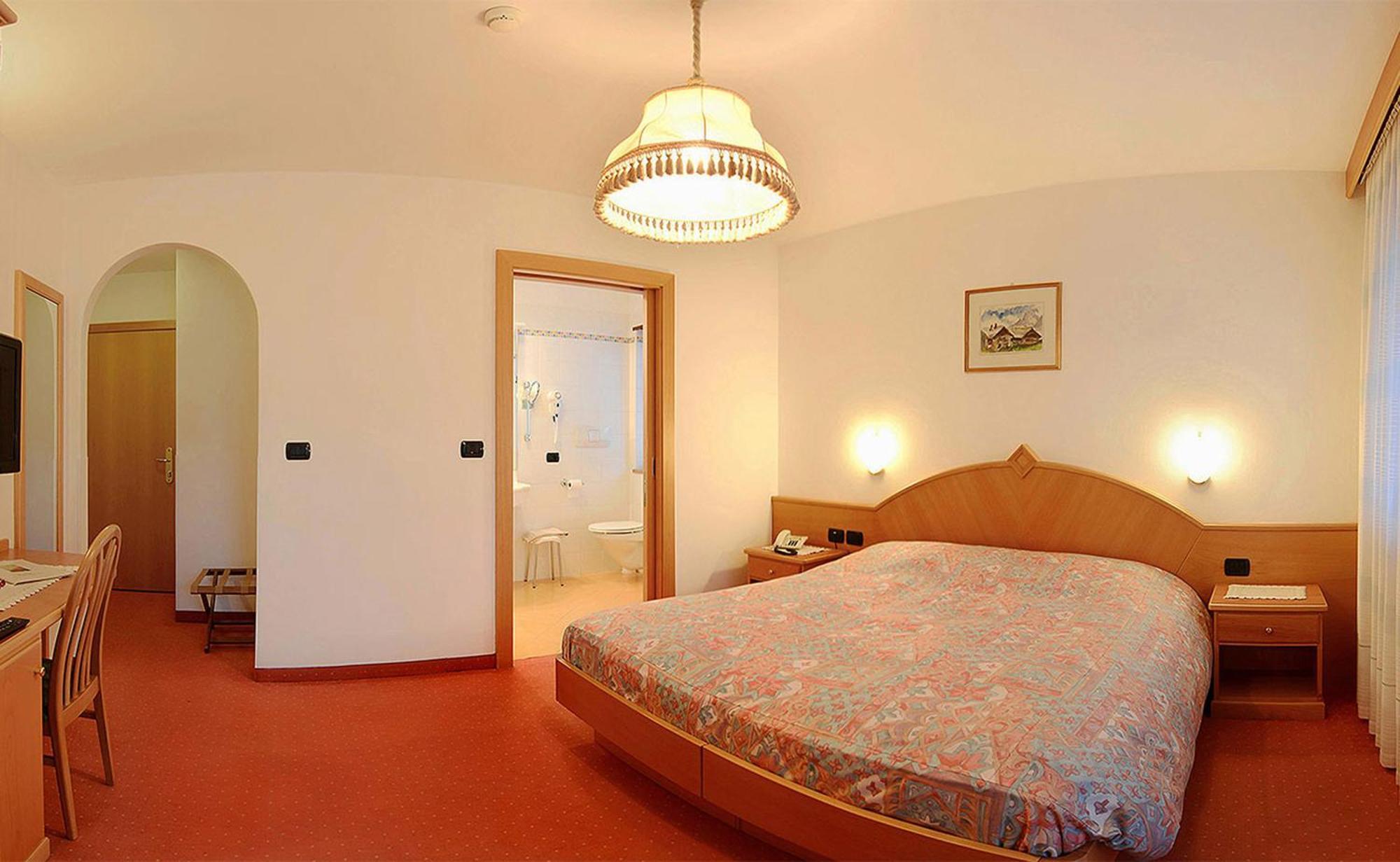 Hotel Dolomites Inn Canazei Quarto foto