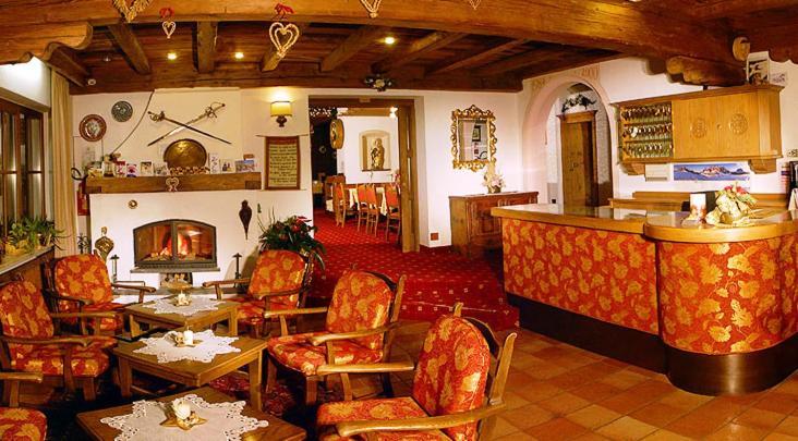 Hotel Dolomites Inn Canazei Exterior foto